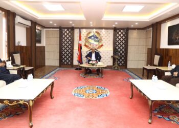 दाहाल प्रधानमन्त्री खोज्ने, देउवा छाड्न नमान्ने