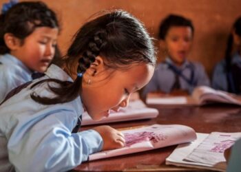 समयमा विद्यालय नपुग्ने शिक्षकको सरुवा गर्न वडाध्यक्षको माग