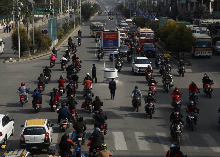 प्रदूषण जाँच पास हुन नसक्ने गाडी चलाए एक लाखसम्म जरिवाना