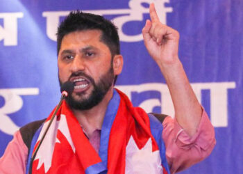 रवि लामिछानेलाई स्वतन्त्र पार्टीको सभापतिबाट हटाउन माग गर्दै निर्वाचन आयोगमा उजुरी