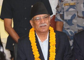 नवनियुक्त प्रधानमन्त्री पुष्पकमल दाहाल ‘प्रचण्ड’ ले शपथ ग्रहण समाराेहका लागि दाैरा सुरुवाल लगाउने