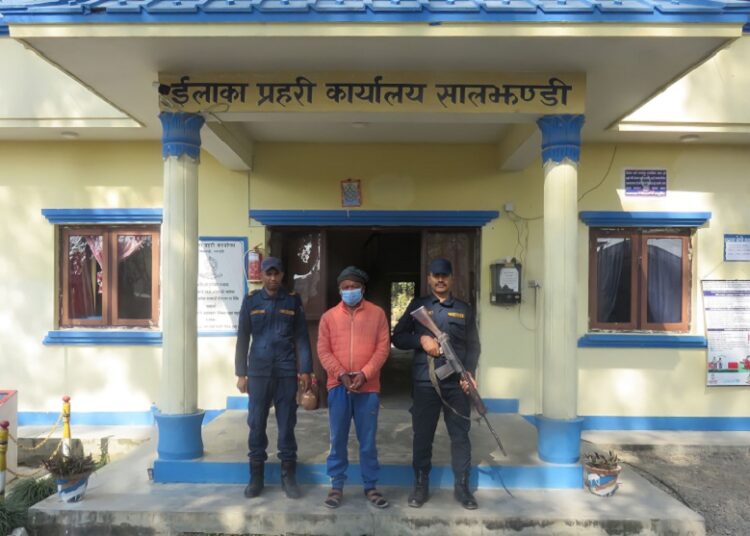 फरार अभियुक्त पक्राउ