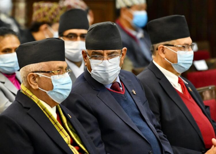 ओली, दाहाल र खनाल सँगै बसेको फोटोले कार्यकर्तामा उत्साह, भित्र छैन ठोस प्रगति