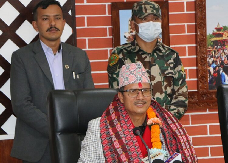 निवर्तमान श्रममन्त्रीको दाबी : सेवा प्रवाहमा पारदर्शिता र सुशासनमा फड्को