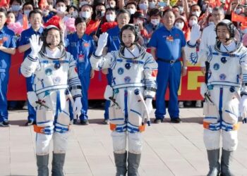 ६ महिनापछि तीन चिनियाँ अन्तरिक्षयात्री पृ‍थ्वी फर्किए