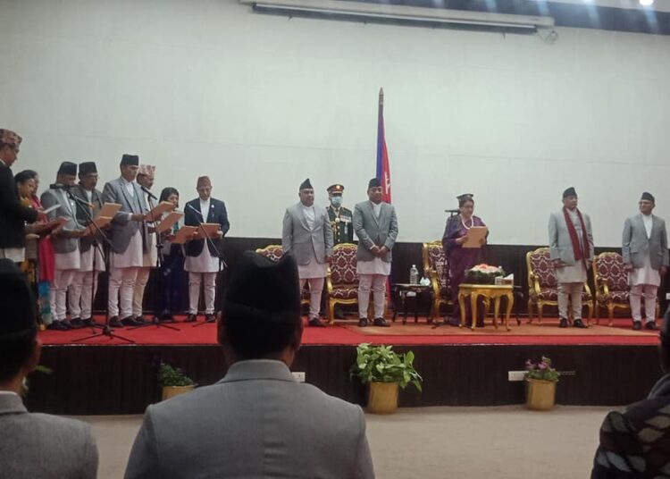 शीतल निवासमा १२ जना मन्त्रीले शपथग्रहण लिए