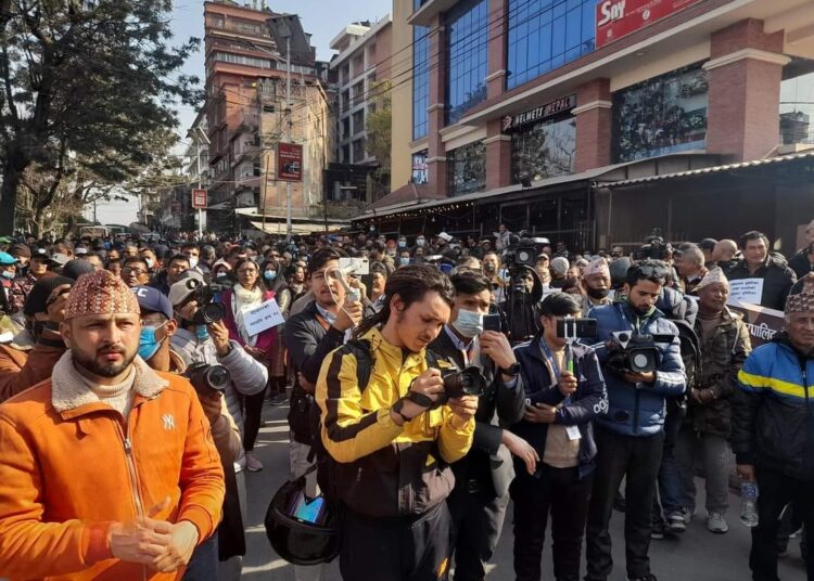 डोजर आतंक मच्चाएको भन्दै महानगरबासी आन्दोलित