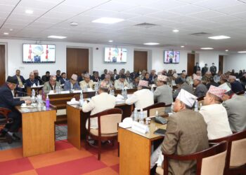 प्रधानमन्त्री प्रचण्डले दिए सचिवहरुलाई ३० बुँदे निर्देशन (पूर्णपाठ)