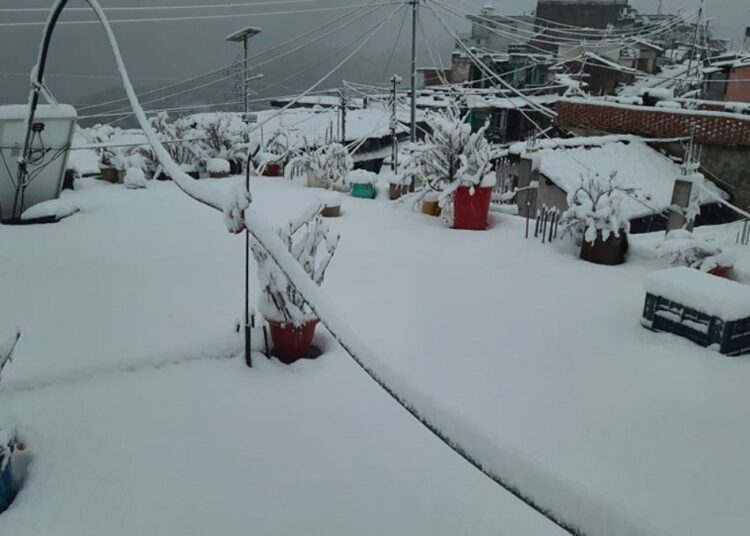 सुदूरपश्चिमका पहाडी जिल्लामा हिमपात