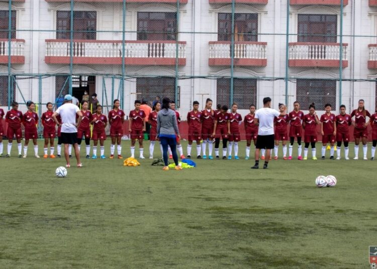नेपाल भारतविरुद्धको मैत्रीपूर्ण फुटबल खेल्दै