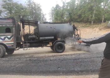 बुटवल नारायणघाट सडकमा कालोपत्रको परीक्षण सुरु
