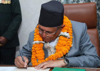 संघीय संसद सचिवालय पुगेर सभामुख घिमिरेले पदभार ग्रहण