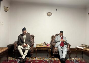 प्रधानमन्त्री प्रचण्डलाई भेट्न बालुवाटार पुगे देउवा