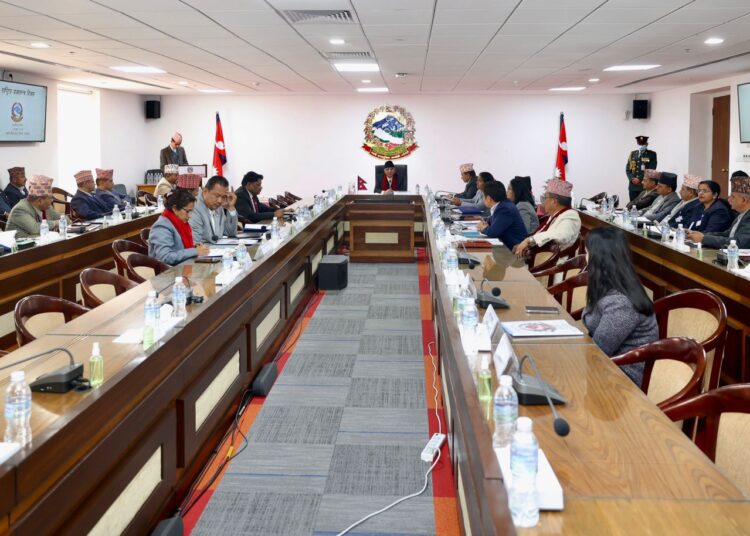 सरकारी बिदा धेरै भएकाले सेवा प्रवाह प्रभावित : प्रधानमन्त्री प्रचण्ड