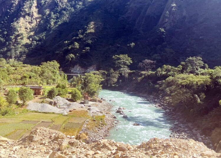 अझै बनेन भेरी नदीमा पुल