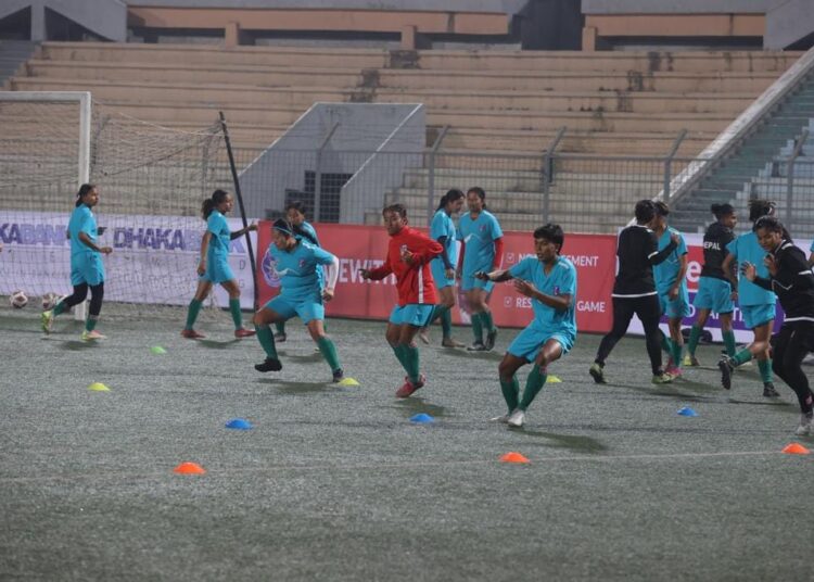 आज साफ यू–२० महिला च्याम्पियनसिपमा नेपाल बंगलादेशविरुद्ध खेल्दै