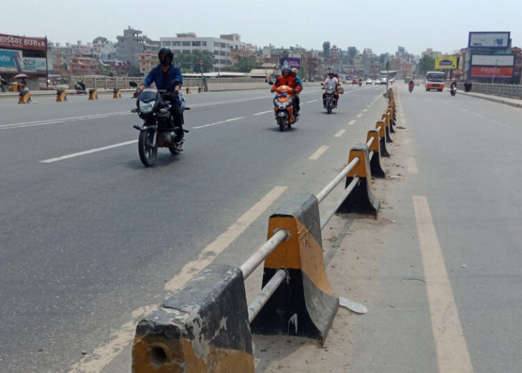 बिहानैदेखि सार्वजनिक सवारी साधन नचल्दा यात्रु मारमा