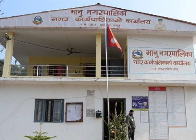 तनहुँका दुई स्वास्थ्य केन्द्र गाभिने