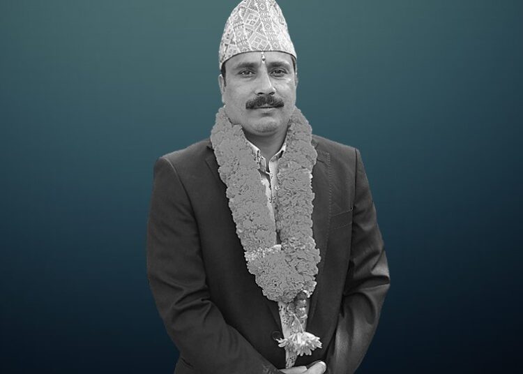 मृतक आचार्यको परिवारलाई ५० लाखभन्दा बढी बीमा भुक्तानी