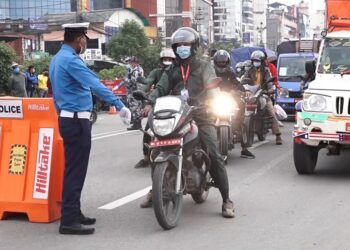 Over 3,100 drivers booked for violating traffic rules in a day in Valley