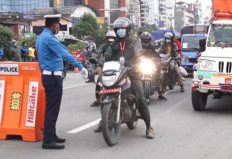 Over 3,100 drivers booked for violating traffic rules in a day in Valley