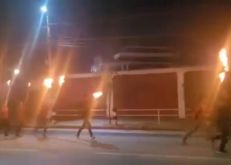 राजसंस्था स्थापना गर्न माग गर्दै राष्ट्रपति कार्यालयअगाडि राँकेजुलुस