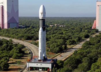 Indian rocket places 36 satellites into orbits