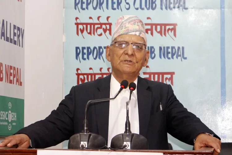 सांसद चित्रबहादुर केसीले प्रधानमन्त्री प्रचण्डलाई विश्वासको मत दिने