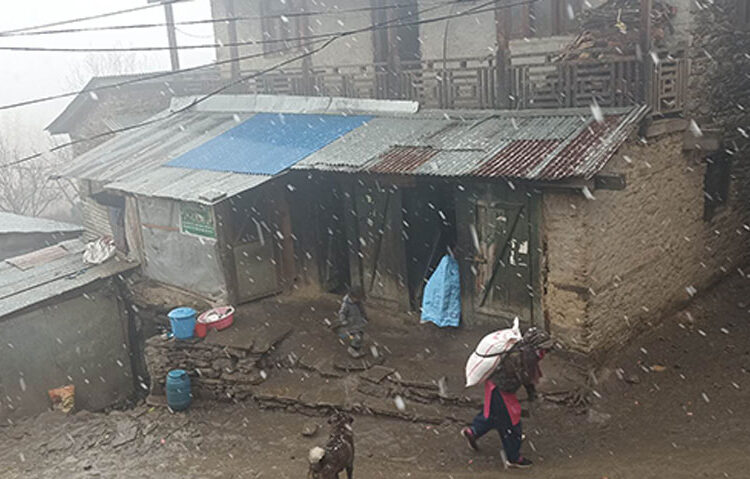 डेढ महिनापछिको हुम्लामा  हिमपात