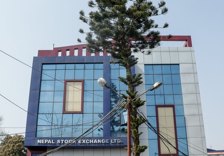 नेप्से कार्यालय घेराउ गरेका सेयर लगानीकर्ता नियन्त्रणमा