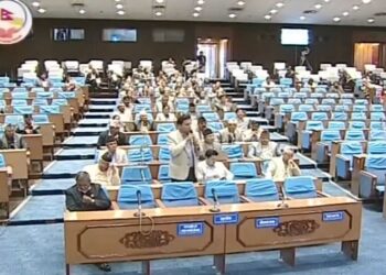 प्रतिनिधि सभा बैठकमा कांग्रेस सत्तापक्ष र एमाले प्रतिपक्षको बेञ्चमा बसे