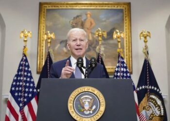 US government races to reassure banking system is safe