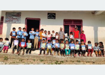 दार्चुलामा विद्यार्थीलाई भर्नासँगै पाठ्यपुस्तक