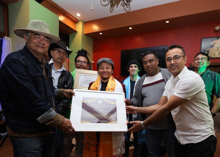 अमेरिकामा अशेष डंगोल उर्फ ​​हिमालयन हेन्ड्रिक्स सम्मानित