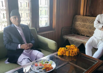 एमाले सचिव लेखराज भट्टको घरमा प्रधानमन्त्री ‘प्रचण्ड’ पुगे