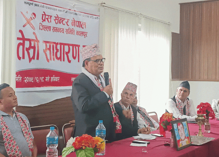 नेपालको सत्ता ‘अरु कसैले’ संचालन गरिरहेको दाबी