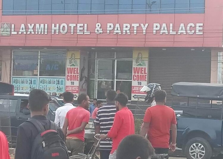वीरगञ्जमा यौनधन्दा चलाएको आरोपमा होटल सञ्चालकसहित आठ जना पक्राउ