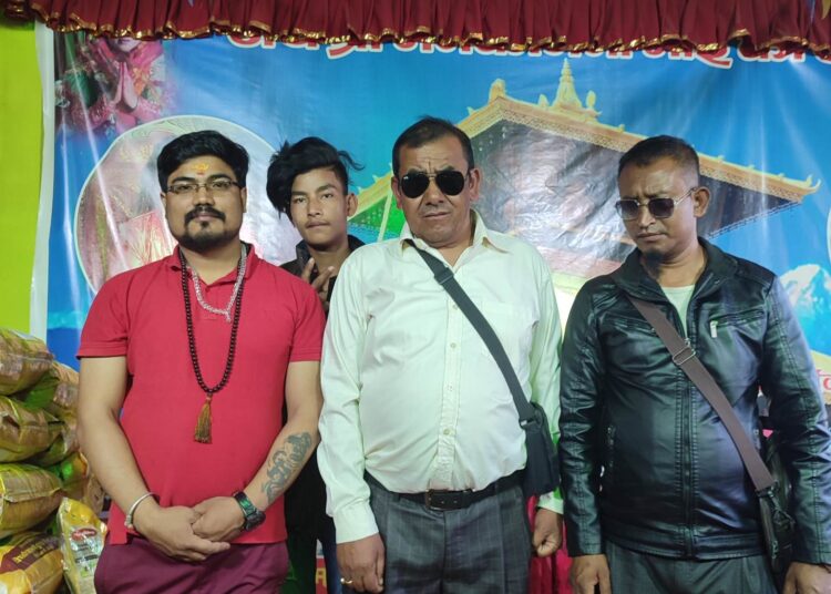 दृष्टिबिहिन आमाघरलाई २८ बोरा चामल वितरण