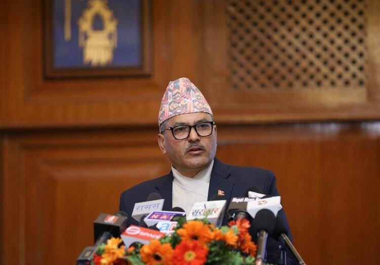 राष्ट्र बैंकले मौद्रिक नीति बनाउँदा क्षमताभन्दा ठूलो भारी बोक्न नसक्ने