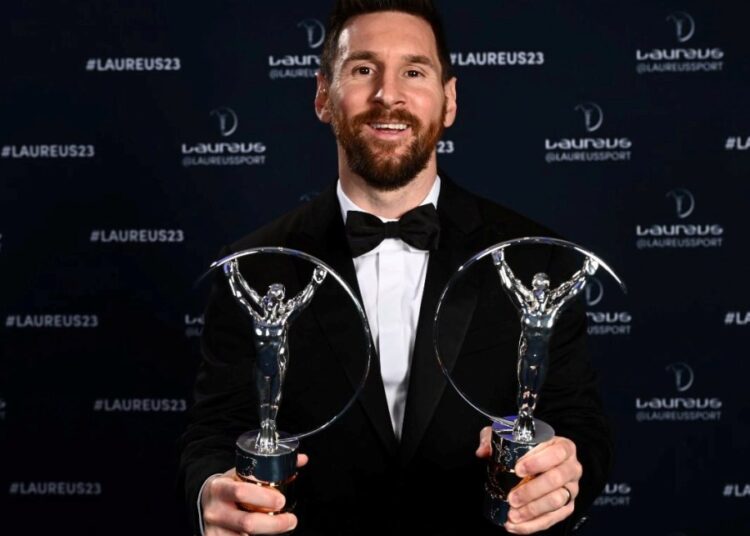 मेसी र विश्व विजेता अर्जेन्टिनी फुटबल टिमले लाउरेस वर्ल्ड स्पोर्ट्स अवार्ड जित्याे