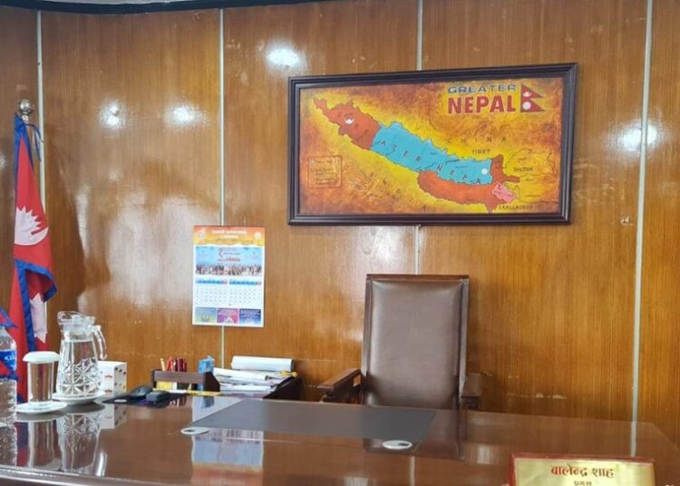 कामपाका मेयर बालेनको कार्यकक्षमा ग्रेटर नेपालको नक्सा