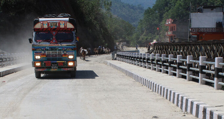 राप्ती राजमार्ग अन्तर्गत रुकुमपश्चिमको खोलामा पक्की पुल निर्माण