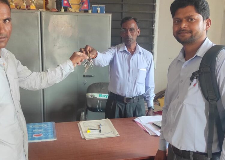 सामुदायिक विद्यालय कर्मचारीहरूभएआन्दोलित