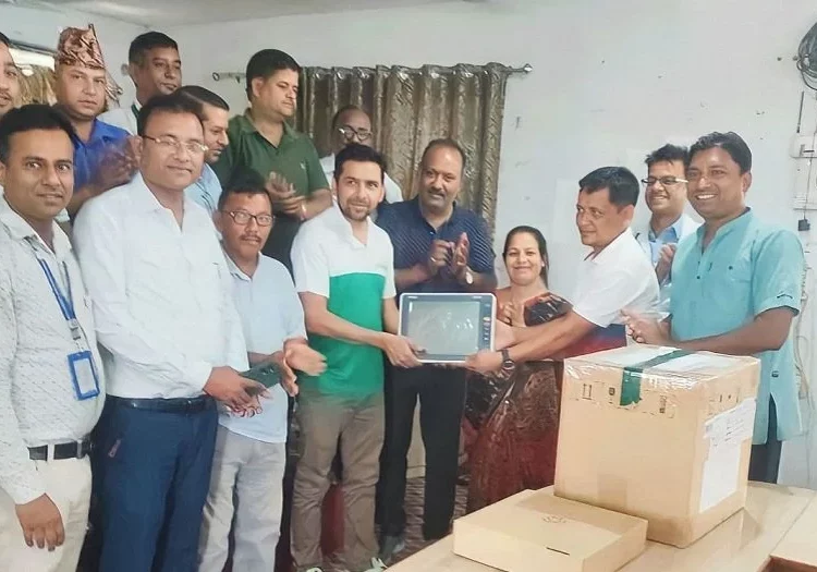 सिटिजन्स बैंकद्वारा प्रोजेक्टर वितरण