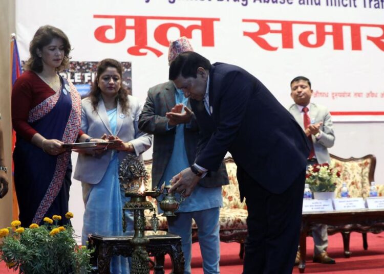 लागुऔषध दुरुपयोगको असरसँग जुध्न गृहमन्त्रीको आह्वान