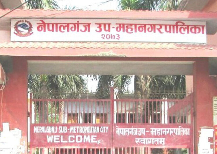गर्मी बिदा नगरेपछि विद्यालय बन्द गराउँदै प्रहरी