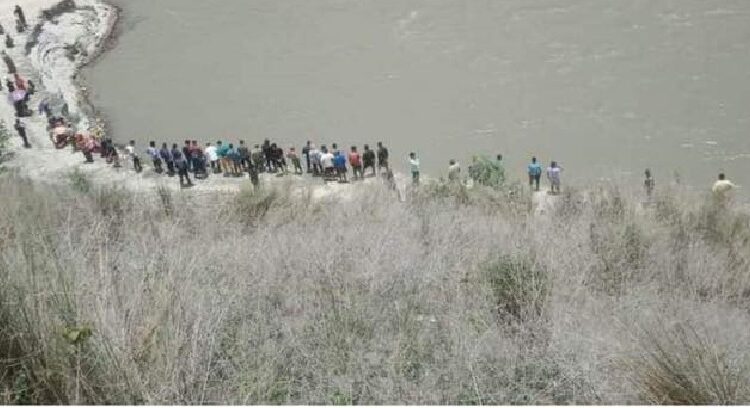 Missing persons in jeep plunge identified