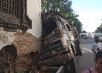 महांकाल मन्दिरमा पानी ट्यांकर ठोक्किंदा चालक गम्भीर घाइते