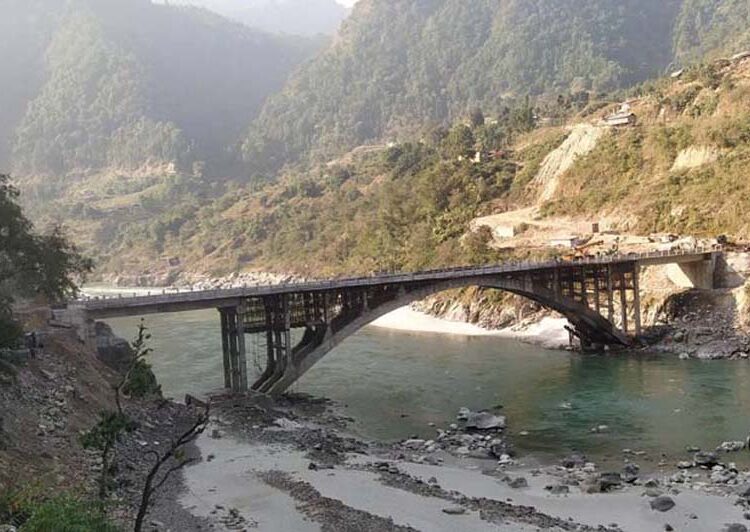 १० वर्षमा बन्यो फोक्सिङटारको पक्की पुल, सडक नबन्दा उपयोगविहीन