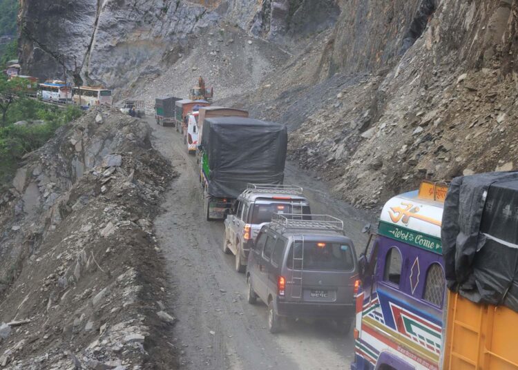 नारायणगढ मुग्लिन सडक खण्ड खुलेपछि